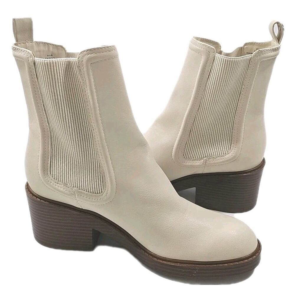 Bandolino ~Woman Size 9.5M~ Ivory Enisy Block Ankle Boots NWOB.